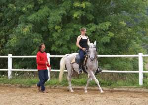 Esther bei der Reitstunde